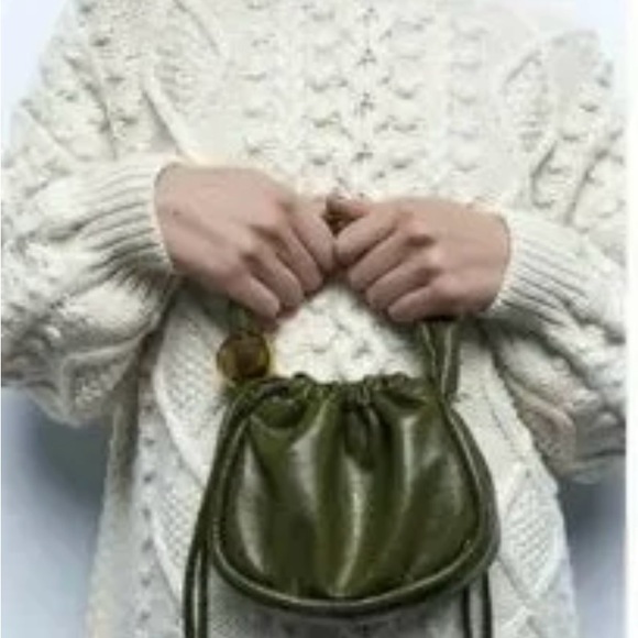 ZARA MINI BUCKET BAG WITH GOLDEN BOBBLE - Picture 5 of 5